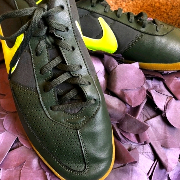 nike better world tennis